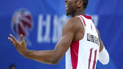 伯恩茅斯重磅官宣：亚当斯韧带损伤，休战2-3月，曼联曾暗中示好！